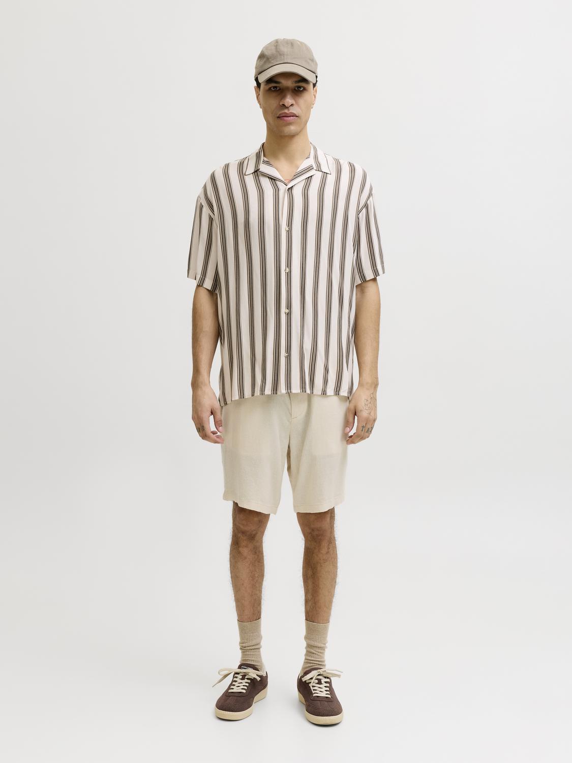 model_shot-front_full